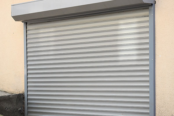 롤러 블라인드: 건물 에너지 효율의 '보이지 않는 수호자'